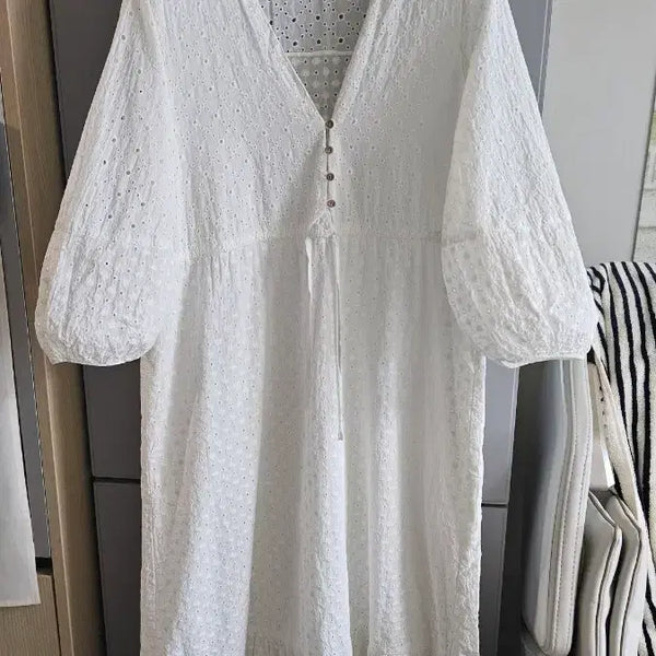 [BUNJANG] Punch Eyelet Dress White Free Size / 펀칭 아일렛 원피스 화이트 프리