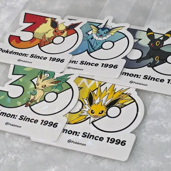 [BUNJANG] Pokemon 30th Anniversary Eeveelutions Logo Sticker Bundle Set (Eevee, Vaporeon, Umbreon, Leafeon, Jolteon) + 20 Random Stickers / 일괄) 포켓몬스터 30주년 기념 로고 스티커 이브이즈 부스터 샤미드 블래키 리피아 쥬피썬더 + 랜덤 20장