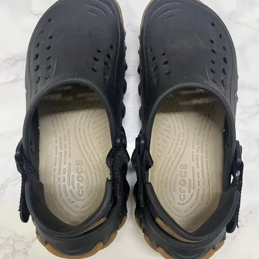 [BUNJANG] Black Crocs Sandals / 검정색 크록스 샌들