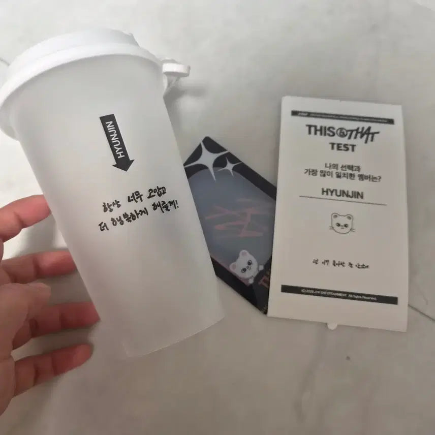 [BUNJANG] Stray Kids Hyunjin Reusable Cup & Genielet Mini L-File Bundle Set / 스키즈 팝업 리유저블 컵 현진 + 미니 L파일 지니렛 일괄 양도
