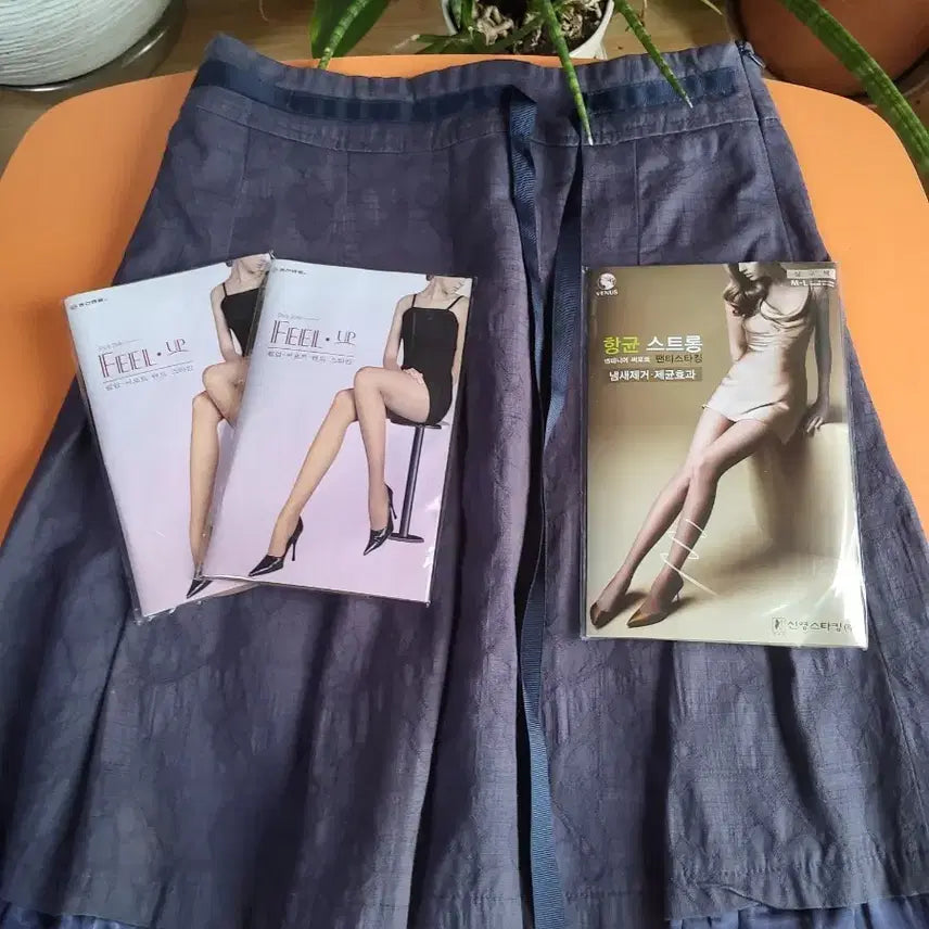 [BUNJANG] Morgan Wrap Skirt with Antibacterial Odor-Removing Pantyhose & Garter Stockings Set / [ 모르간 랩 스커트 + 항균 소취 팬티스타킹, 밴드스타킹 세트 ]
