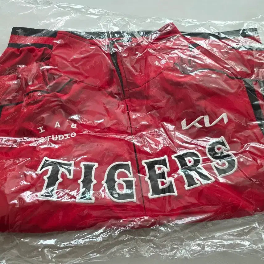 [BUNJANG] Kia Tigers 2009 Old Spring/Autumn Jumper Size 110 New / 기아타이거즈 09올드 춘추점퍼 110 사이즈 새상품