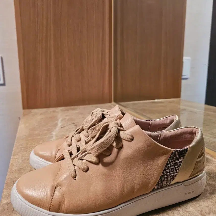 [BUNJANG] Rockport Sneakers Beige / 락포트 스니커즈 245