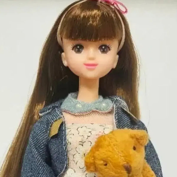 [BUNJANG] Barbie Doll with Brown Hair and Teddy Bear, Includes 2 Outfits and Shoes / 갈색머리 바비인형 과 곰인형  악세사리 의상2벌  구두