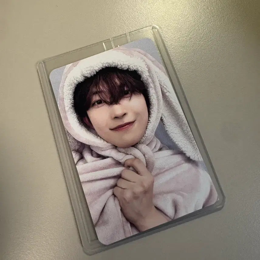 [BUNJANG] Rabbit Blanket Kwon Goun / 토끼담요 건우 양도