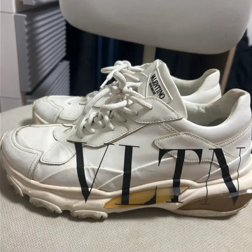 [BUNJANG] Valentino Garavani VLTN Sneakers White / 발렌티노 가라바니 VLTN 스니커즈 화이트