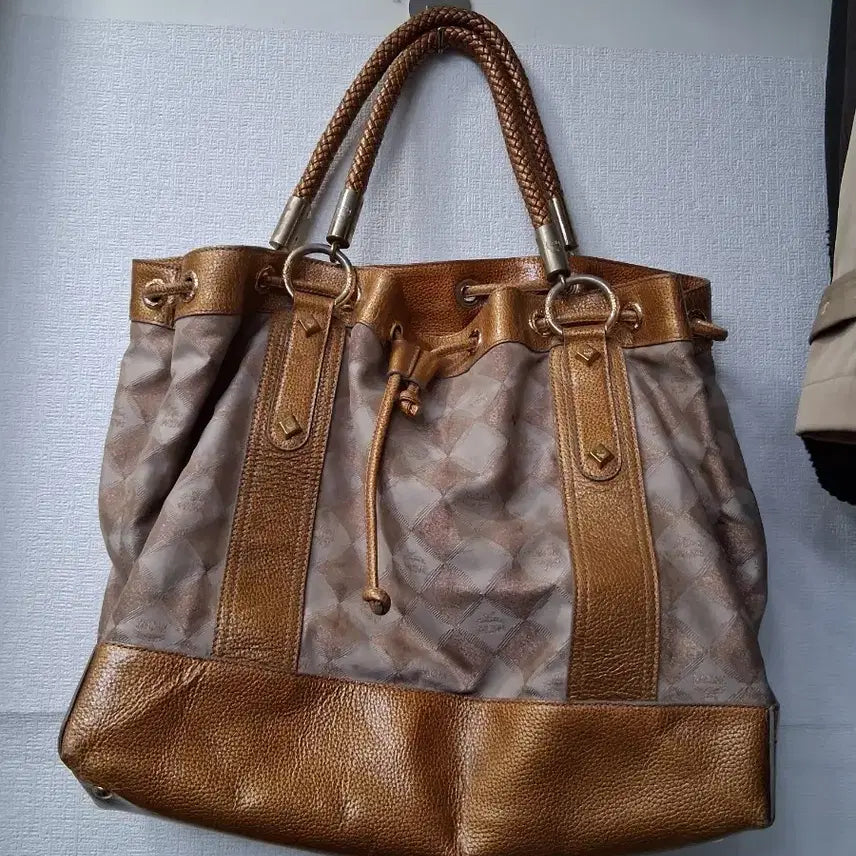[BUNJANG] MCM Women's Shoulder Tote Bag Gold Trim Combination / MCM 여성 숄더백 토트백 금장 콤비