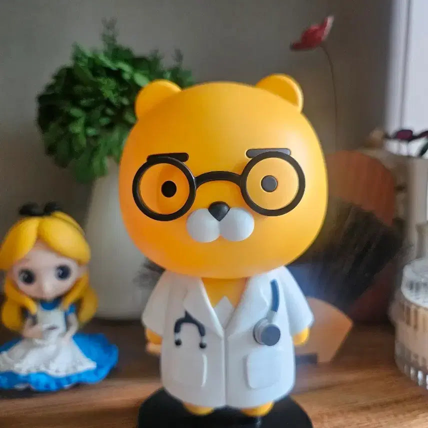 [BUNJANG] Kakao Friends Ryan Doctor Figure (16x8cm) / 카카오프렌즈 라이언 의사 피규어 (16x8cm)