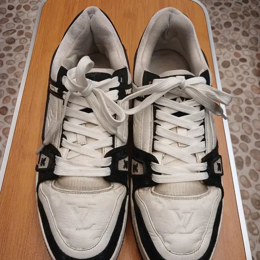 [BUNJANG] Louis Vuitton Monogram Trainer Sneakers / 루이뷔통 모노그램 블랙 트레이너 스니커즈