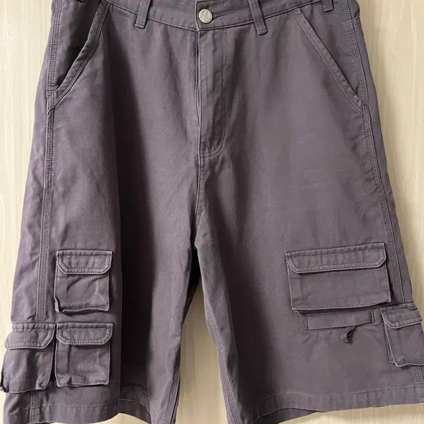 [BUNJANG] Nomaterial Cargo Pocket Shorts (Grey/Charcoal) / 노매뉴얼 반바지 그레이/챠콜