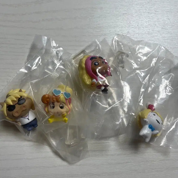 [BUNJANG] Crayon Shin-chan Gyaru Gacha Full Set / 짱구 갸루 가챠 풀셋
