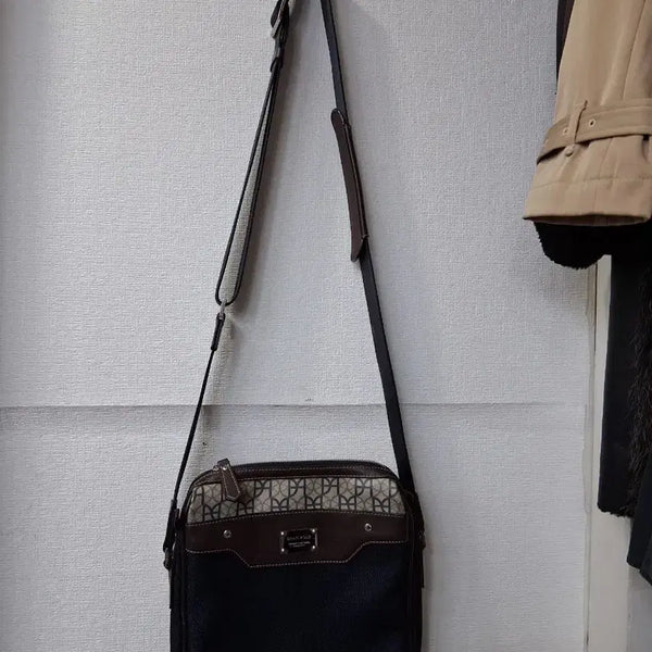 [BUNJANG] Beanpole Shoulder Bag Navy Brown / 빈폴 숄더백 네이비 브라운