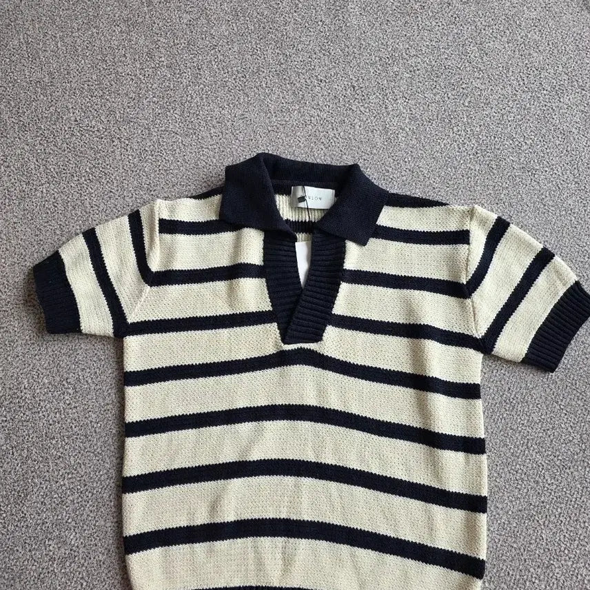 [BUNJANG] BOWLOW Striped Collar Knit - Size M / BOWLOW 스트라이프 카라 니트 M