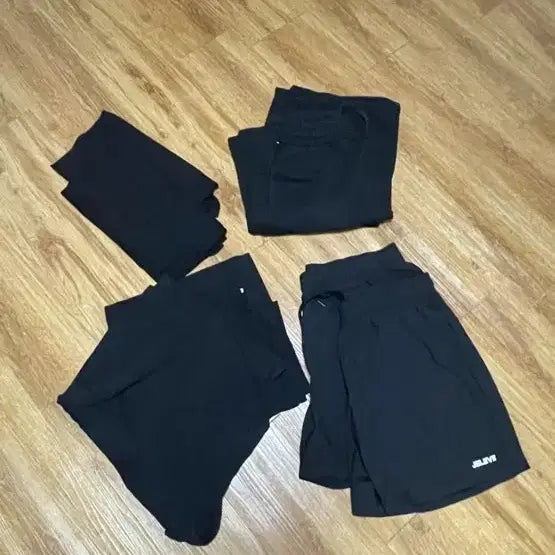 [BUNJANG] JLUE Bermuda Shorts, Long Sleeve & Short Sleeve T-Shirts, and Shorts Bundle / 제이엘브 제품들 판매