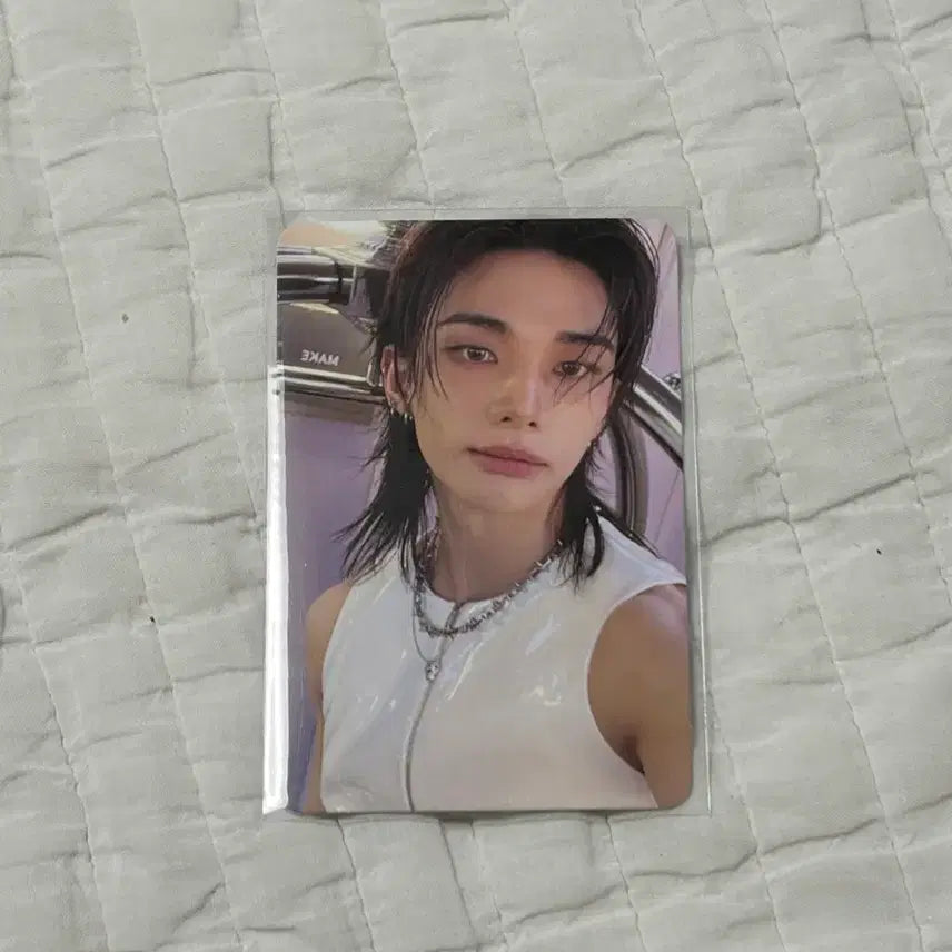 [BUNJANG] Stray Kids Hyunjin This&That Truck Version Photocard / 스키즈 현진 this&that truck ver. 디스앤댓 트럭 포카