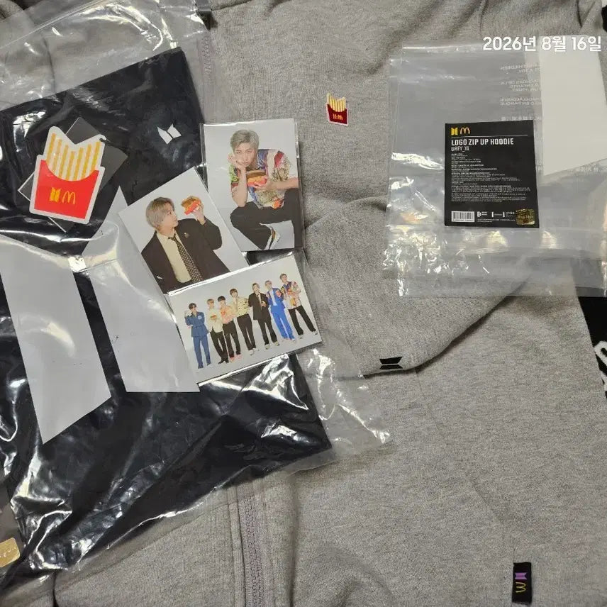 [BUNJANG] BTS McDonald's Collaboration Hoodie, T-Shirt Set / 방탄 공식 맥도날드콜라보 후드집업 티셔츠 세트