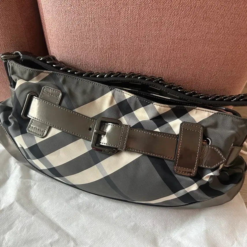 [BUNJANG] Vintage Burberry Check Chain Handle Hobo Bag / 빈티지 버버리 체크 체인 핸들 호보백