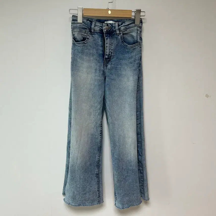 [BUNJANG] H&M Vintage Wash Bootcut Cut-Hem Denim Pants / [정품] H&M 빈티지 워싱 부츠컷 컷팅 데님 (국내 25-26)