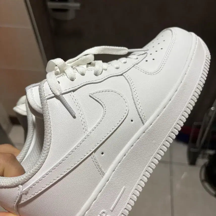 [BUNJANG] Nike Air Force 1 White Sneakers / 나이키 에어포스