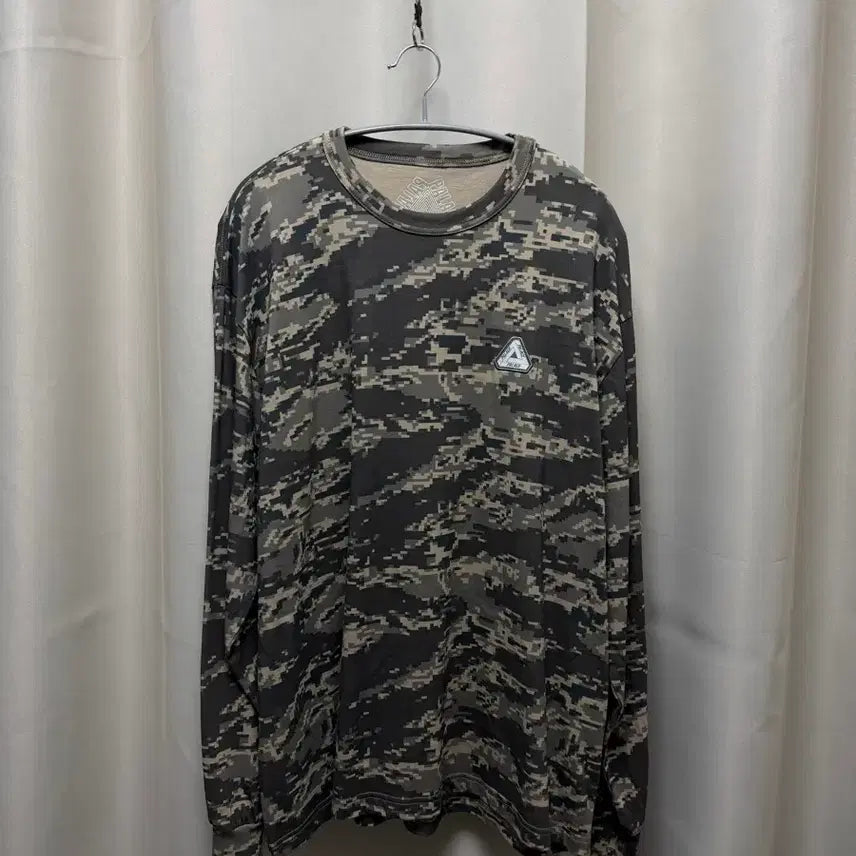 [BUNJANG] Palace Sofa Tiger Digi Camo Long Sleeve / Palace 팔라스 소파 롱슬리브 타이거 디지 카모