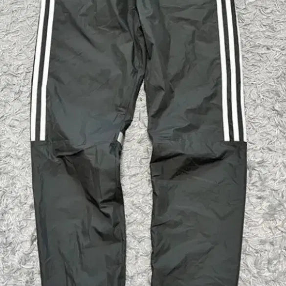 [BUNJANG] Adidas Three-Stripes Training Pants Black / 아디다스 삼선 트레이닝 팬츠 검정