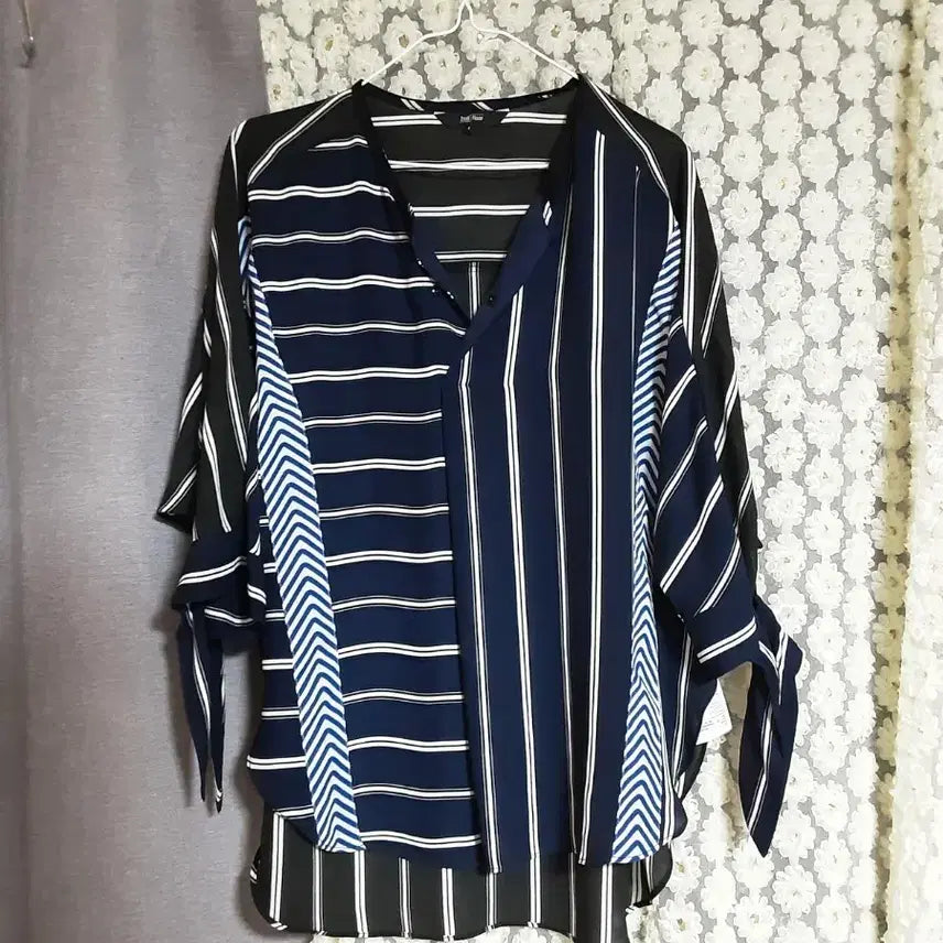 [BUNJANG] 2nd Floor Blue Stripe Ribbon Blouse / 2nd floor블루 스트라이프 셔츠