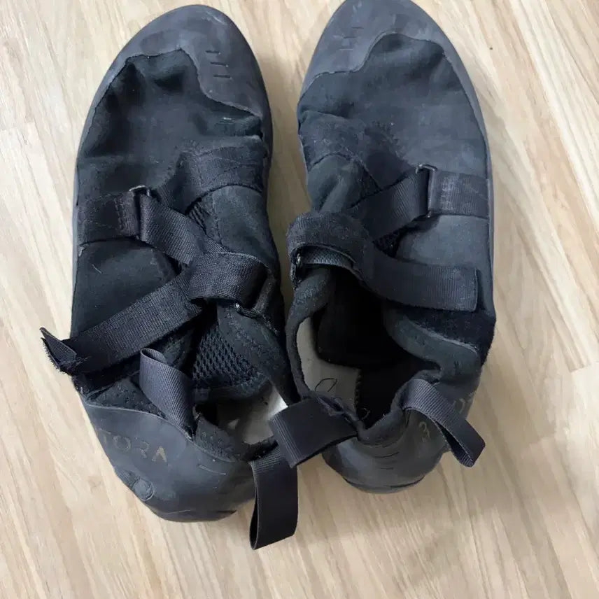 [BUNJANG] Butora Beginner Climbing Shoes Size 41.5 (265) / 부토라 입문용 클라이밍화 41.5 265