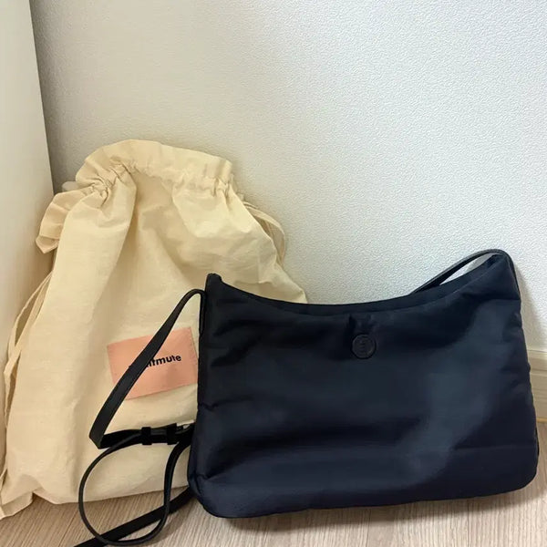 [BUNJANG] Minuit Mut Clos Soft Black Bag / 미닛뮤트 클로소프트 블랙
