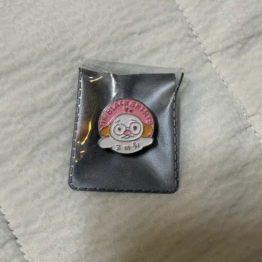 [BUNJANG] The Black Skirts Enamel Pin / 검정치마 뱃지