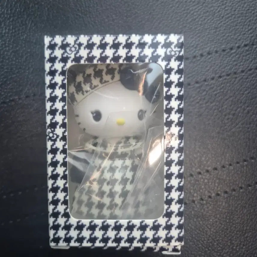 [BUNJANG] Sanrio Hello Kitty Secret Birthday Doll Mini Mascot Figure / 헬로키티 시크릿 벌스데이 돌 미니 마스코트 피규어