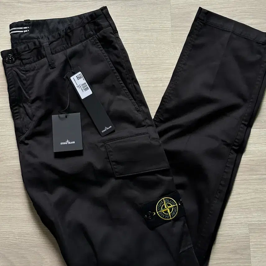 [BUNJANG] Stone Island Patch Cargo Pants 22ss W34 New / 스톤아일랜드 와펜패치 카고 팬츠 22ss w34 새상품