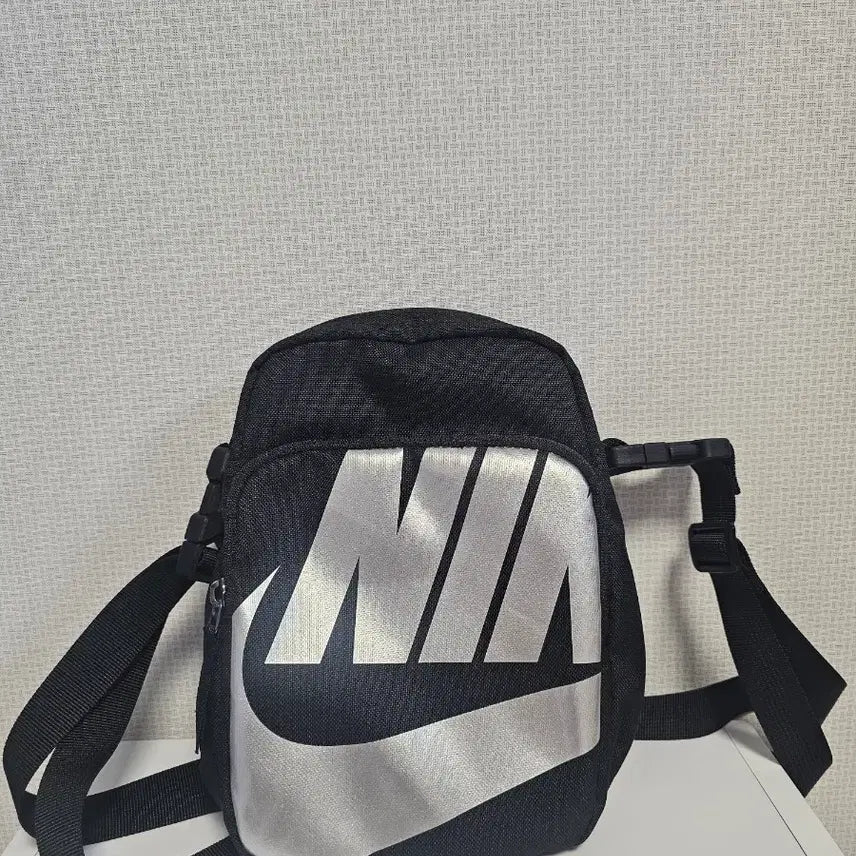 [BUNJANG] Nike Mini Crossbody Bag Black / 나이키 미니 크로스백 블랙