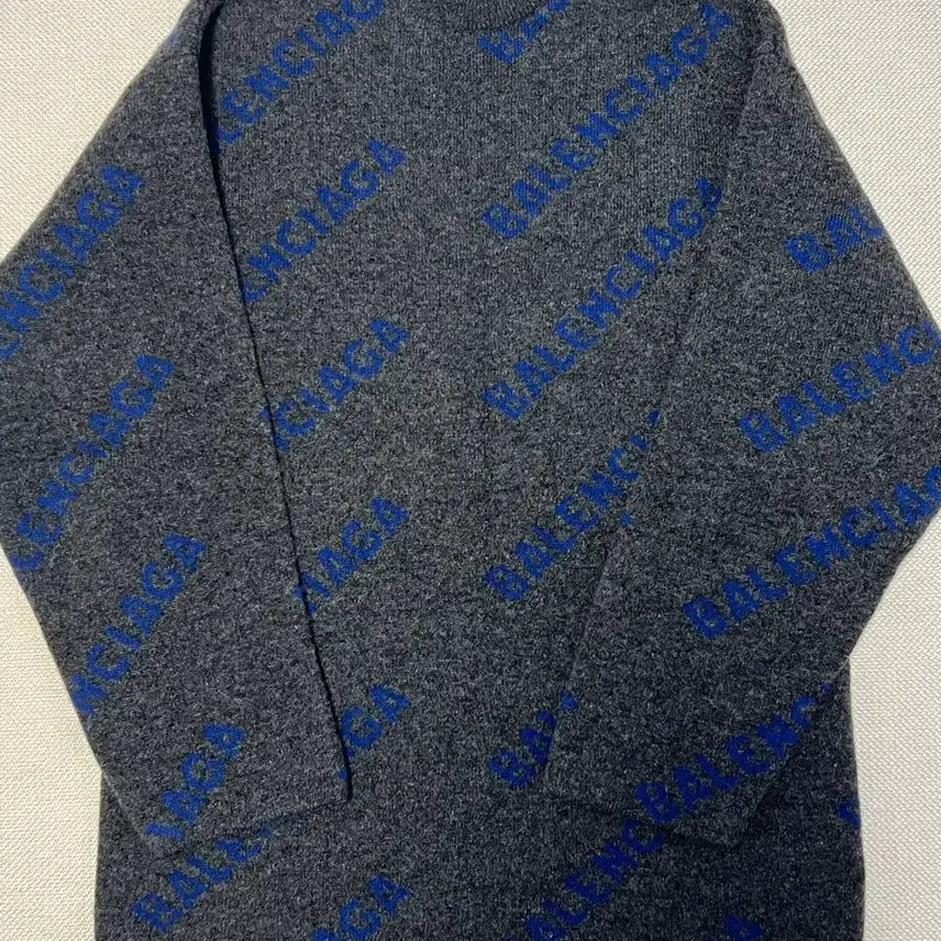 [BUNJANG] Balenciaga Multilogo Oversized Knit / 발렌시아가 멀티로고 니트