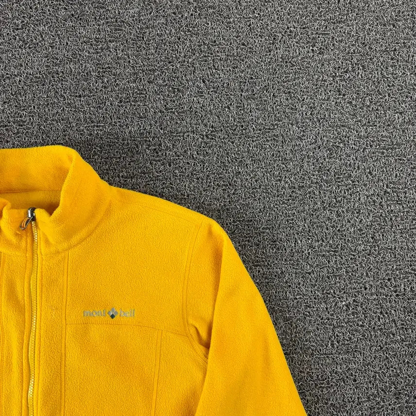 [BUNJANG] Montbell Yellow Small Logo Fleece Jacket / 몽벨 옐로우 스몰로고 플리스 자켓