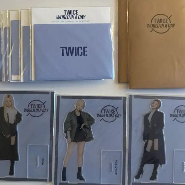 [BUNJANG] TWICE World in a Day Concert Goods Bundle Set / TWICE 트와이스 콘서트 굿즈 AR티켓 아크릴스탠드 포토필름 미개봉
