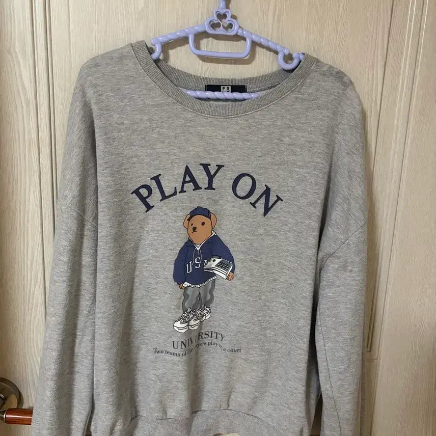 [BUNJANG] Bear Graphic Sweatshirt / 곰돌이 맨투맨
