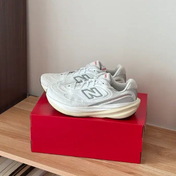 [BUNJANG] New Balance 1080 v15 Running Shoes 265mm / (새상품급) 뉴발란스 1080 v15 265mm