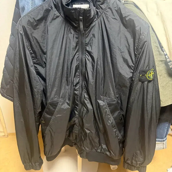 [BUNJANG] Stone Island Crinkle Reps Windbreaker Black / 스톤아일랜드 크링클랩스 바람막이 블랙