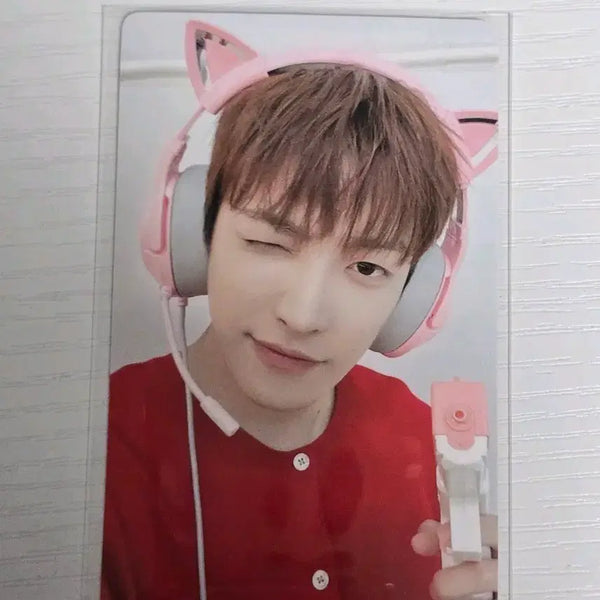 [BUNJANG] ATEEZ Hongjoong Jump Up Cat Agent Photocard / ATEEZ 에이티즈 점프업 고양이 요원 홍중 포카만