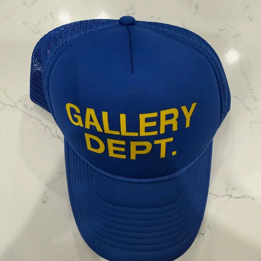 [BUNJANG] Gallery Dept. Logo Trucker Cap (Blue/Yellow) / [극미중고] 갤러리 디파트먼트 로고 트래커 캡 (블루/옐로우)