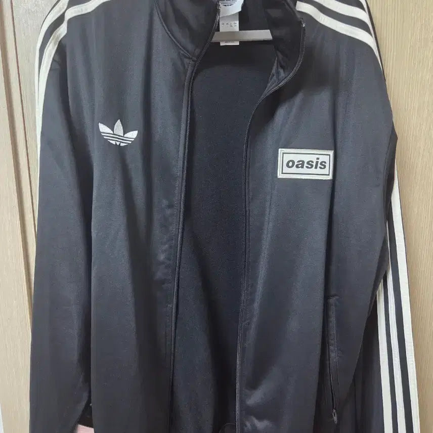[BUNJANG] Adidas Oasis Collaboration Track Top Jacket Black UK L / 아디다스 오아시스 콜라보 트랙탑 자켓 블랙 영국 사이즈 L