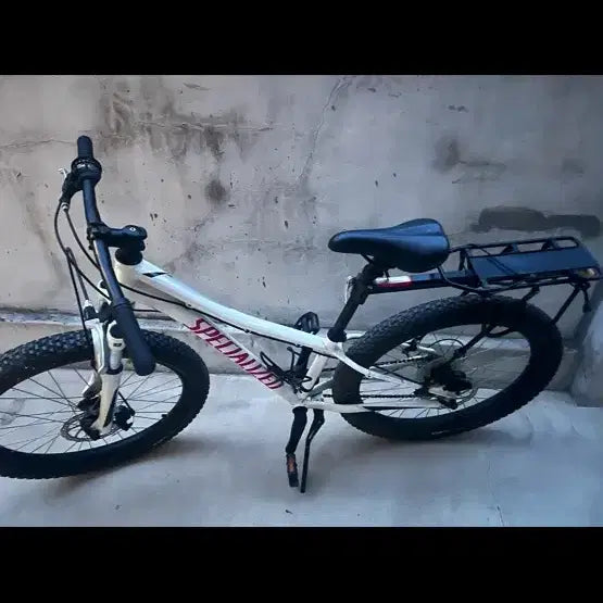 [BUNJANG] Specialized Fat Bike 26-inch Bicycle / 스페셜라이즈드 팻바이크 26인치 자전거