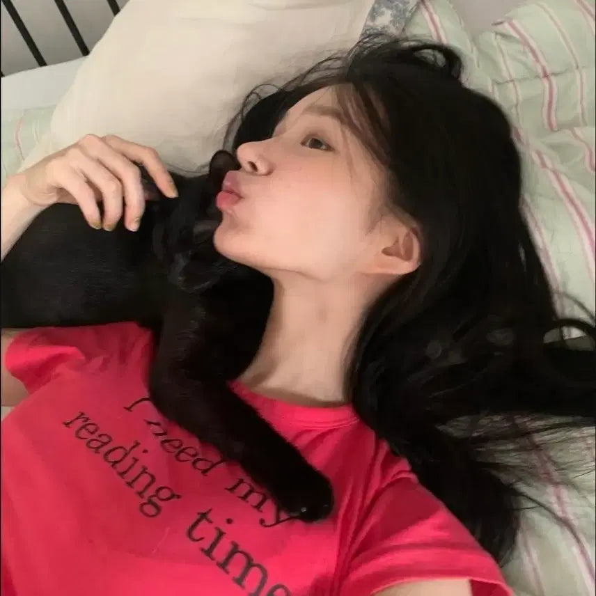 [BUNJANG] ANZ Jo Sujan I Need My Reading Time T-Shirt / anz 조수잔 i need my reading time 티셔츠 다홍