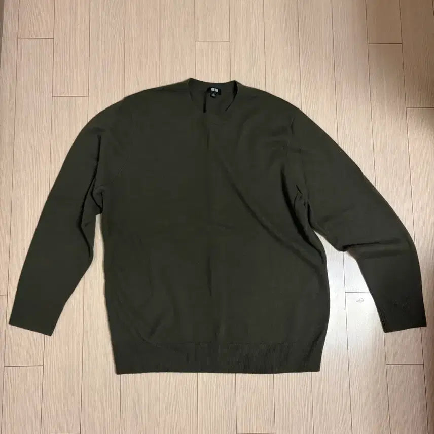 [BUNJANG] Uniqlo Cashmere Sweater Olive Green / 유니클로 캐시미어 스웨터 올리브 그린
