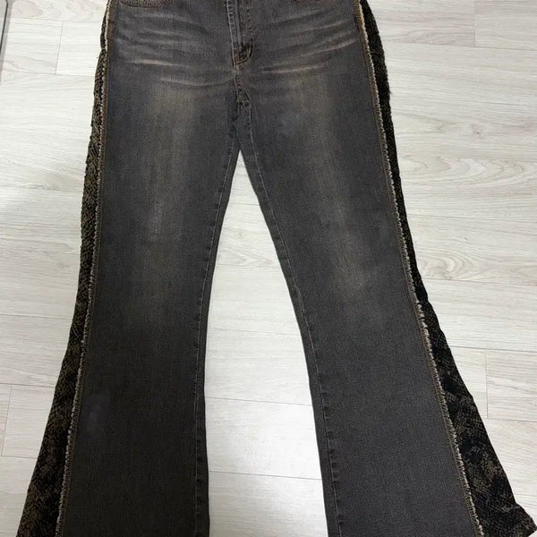 [BUNJANG] Leopard Print Bootcut Flare Jeans / 레오파드 부츠컷 플레어진 데님팬츠