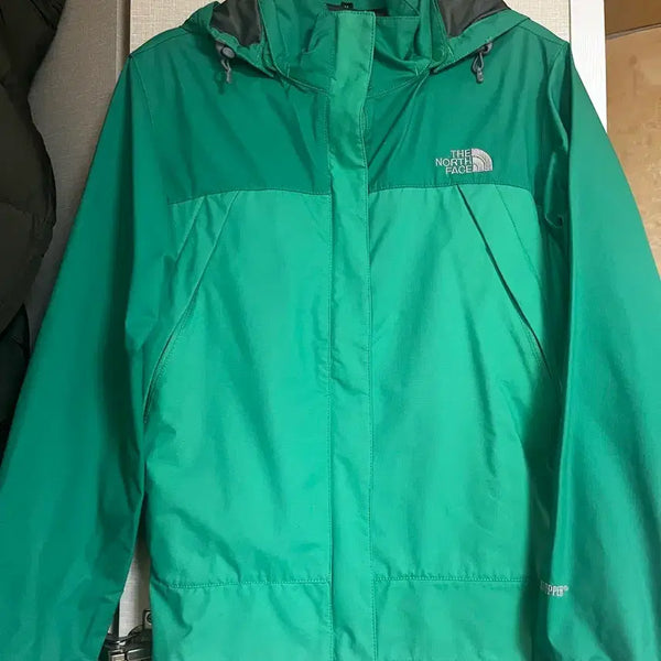 [BUNJANG] The North Face Women's Windbreaker Jacket / 노스페이스 바람막이