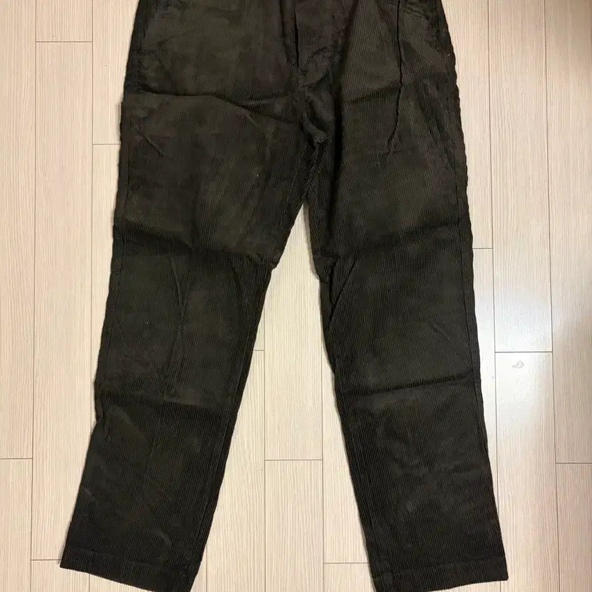 [BUNJANG] Uniqlo x JW Anderson Corduroy Pants Olive / 유니클로 jwa 코듀로이 팬츠 올리브