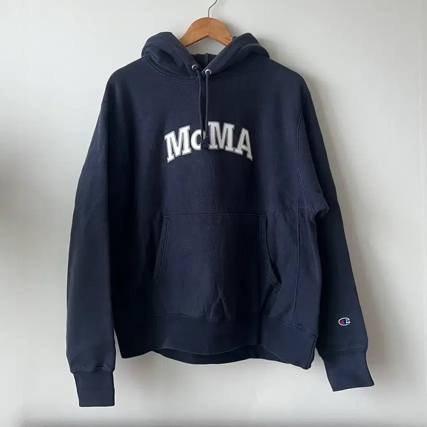 [BUNJANG] MOMA x Champion Reverse Weave Hoodie (M) / 모마X챔피언 리버스위브 후드 M