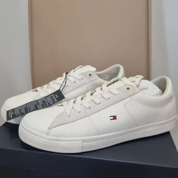 [BUNJANG] Tommy Hilfiger Sneakers White Size 41 (260) / 타미힐피거 스니커즈 택있는 새상품