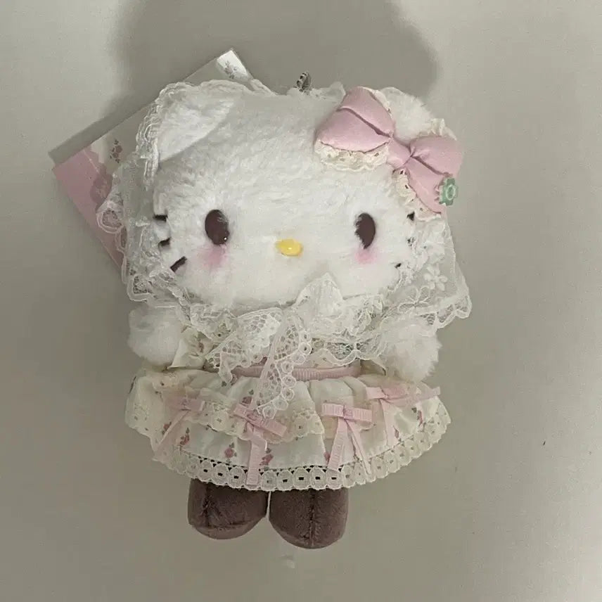 [BUNJANG] Sanrio Hello Kitty Forest Lace Mascot Plush Keyring / 산리오 헬로키티 포레스트 레이스 마스코트 인형 키링